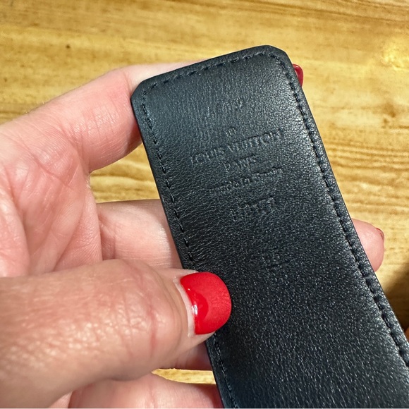 LOUIS VUITTON CEINTURE CIRCLE MATTE BLACK BUCKLE REVERSIBLE LEATHER BELT - Picture 2 of 10